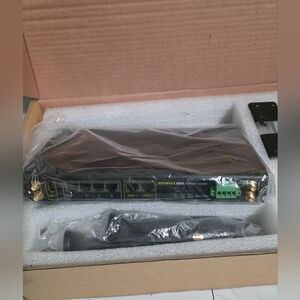 Pepwave Max 700 -Universal Dongle 4G LTE Router Bandwidth Bond Hotspot VPN WiFi